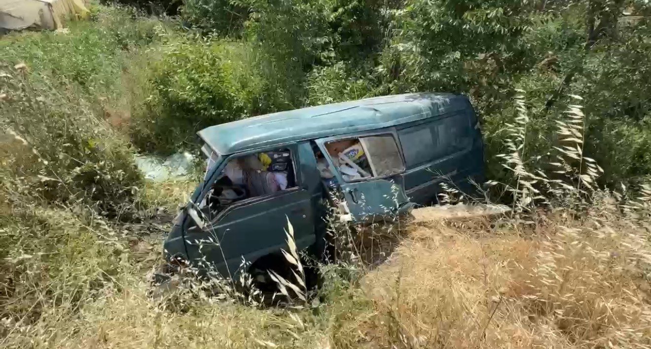 Kazaya karışan midib&uuml;s, kazadan 1 saat sonra yandı
