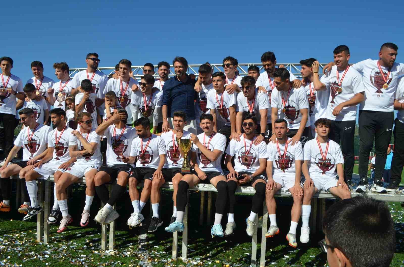 Şampiyon Denizli İdmanyurdu&rsquo;nda belirsizlik devam ediyor
