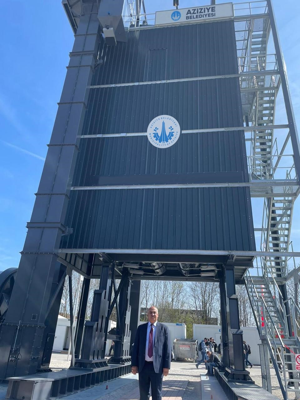 Aziziye&rsquo;de asfalt plenti r&uuml;yası ger&ccedil;ek oldu
