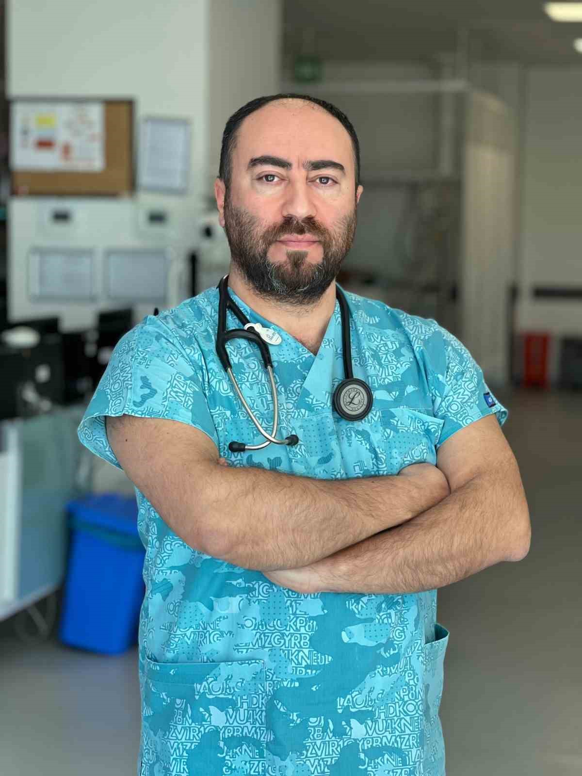 Oğlunun kalp masajı babasına hayat verdi