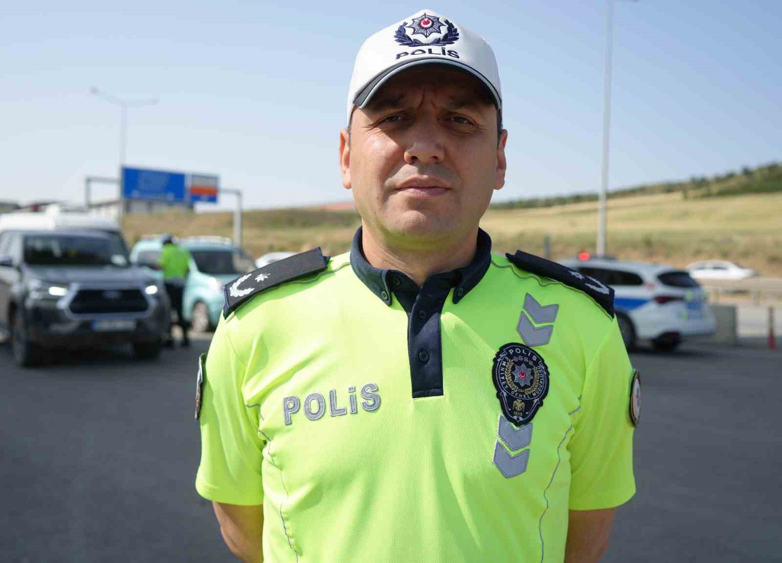 Tatilcilerin bayram yolcuğu başladı: 43 ilin ge&ccedil;iş g&uuml;zergahında sıkı tedbir alındı
