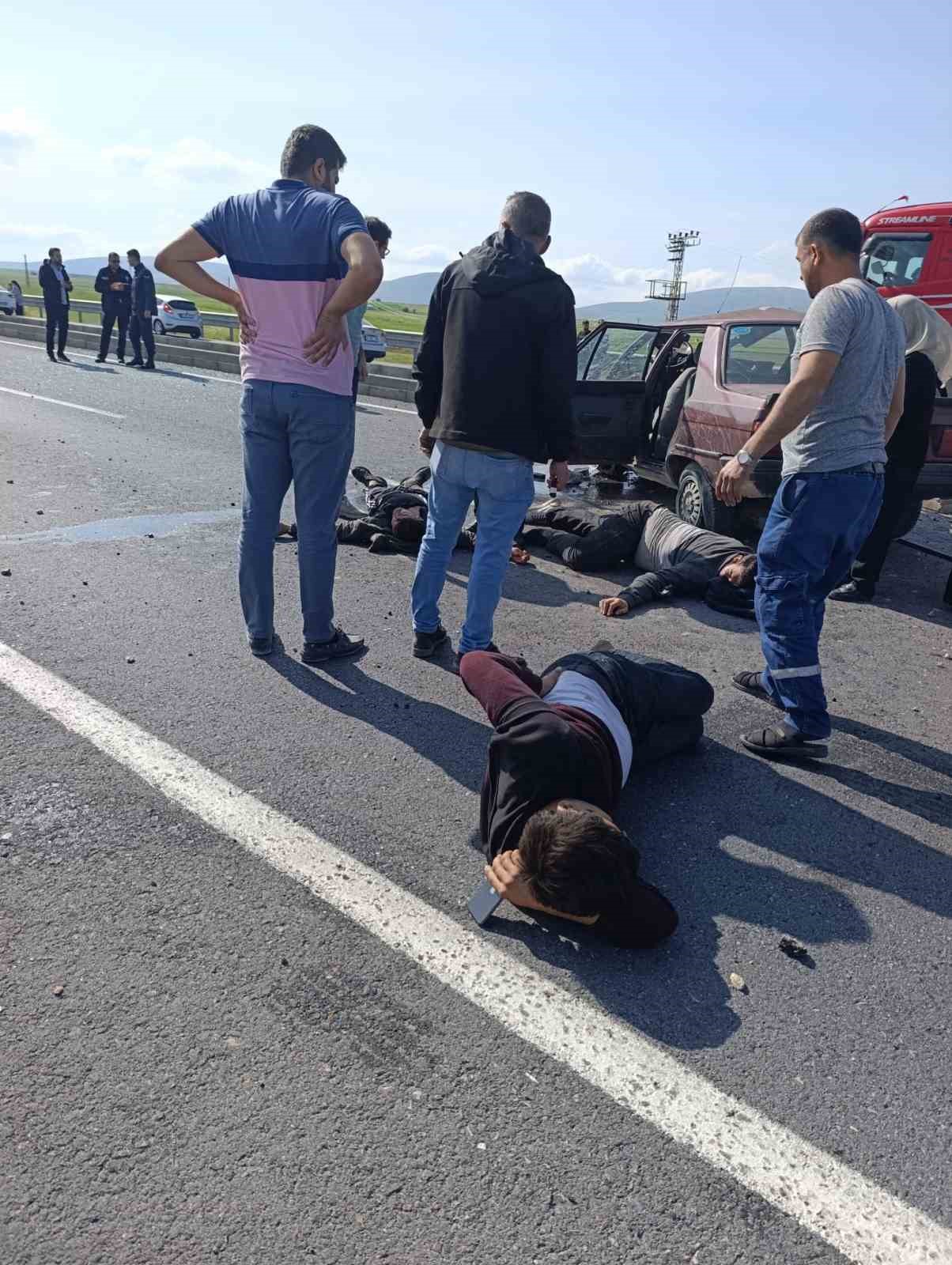 Kayseri&rsquo;de trafik kazası, 3 kişi yaralandı

