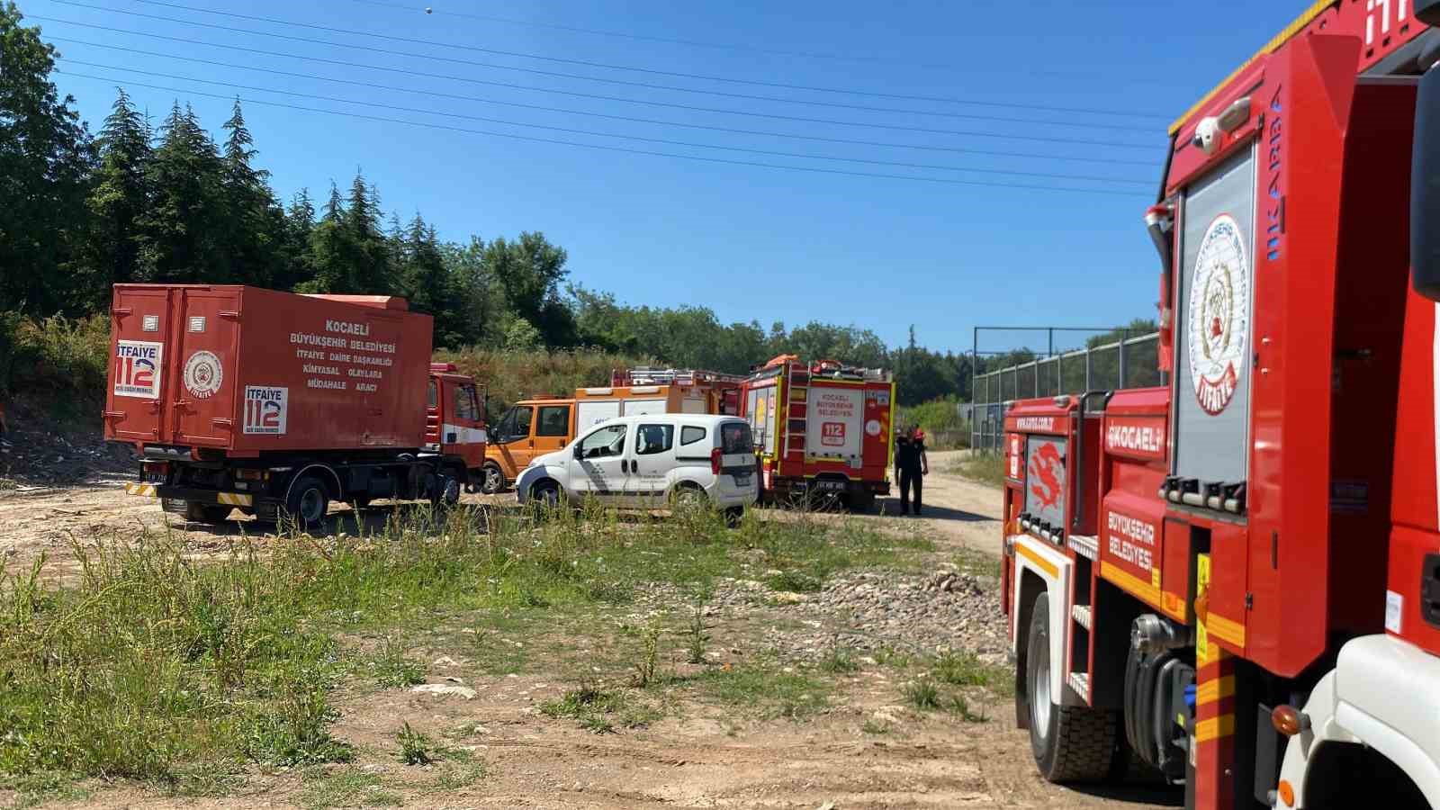 Kocaeli&rsquo;nde şantiye deposunda yangın
