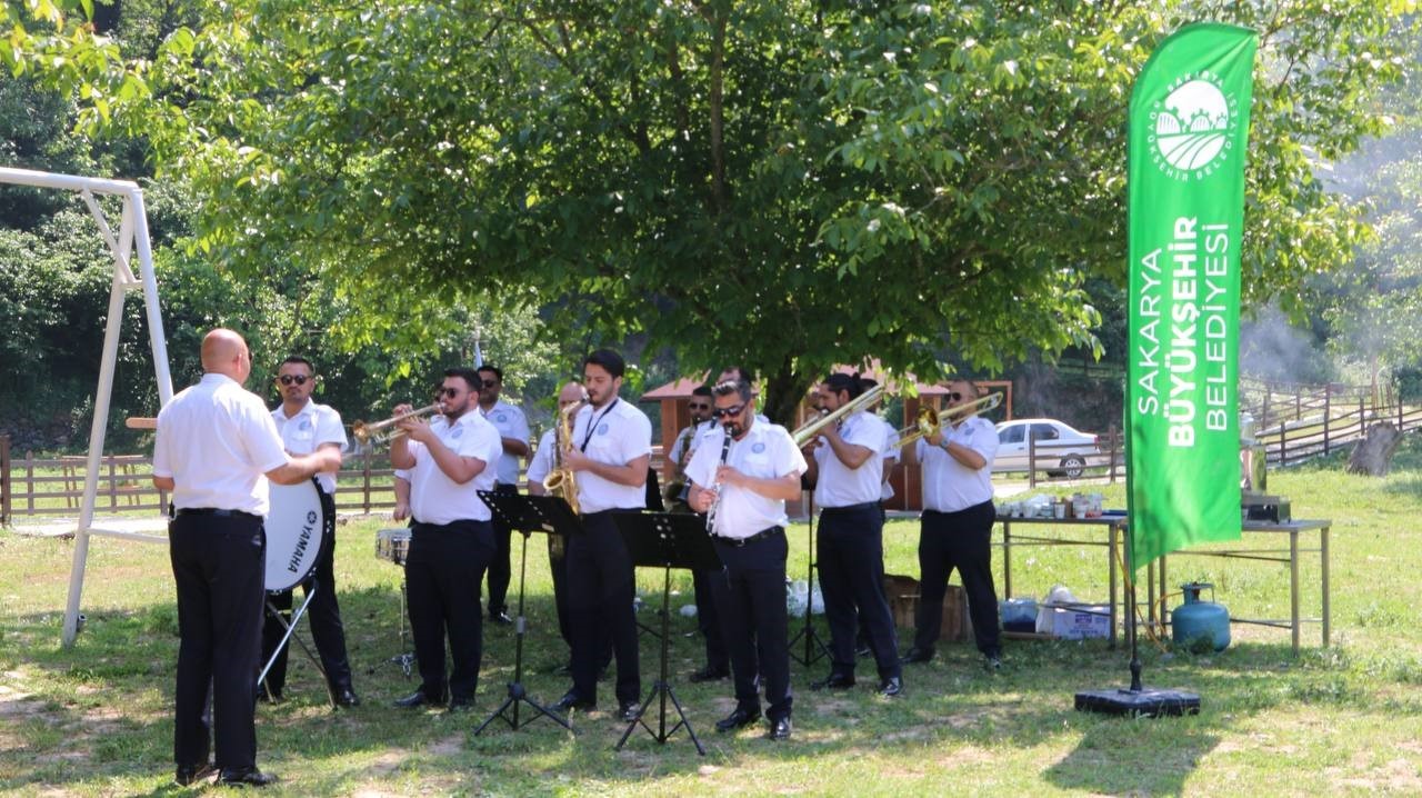 Geyveli çınarlar YADEM’le doğayı tüm güzelliğiyle teneffüs etti