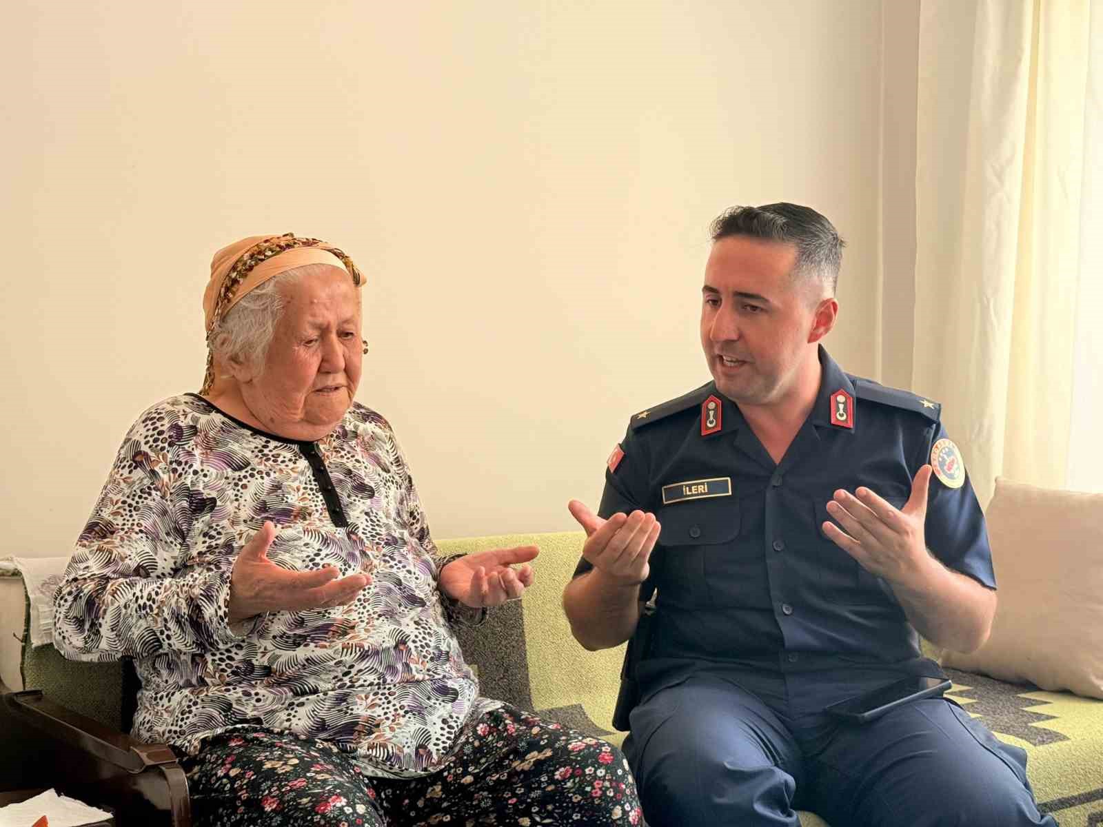 Polatlı Jandarma Karakol Komutanı İleri’den şehit ailesine ziyaret