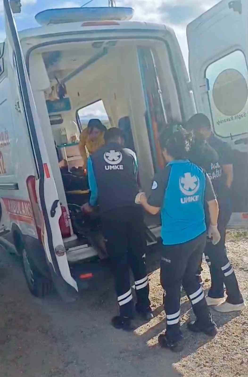 Kars’ta yaylada kayalıktan düşen çoban yaralandı