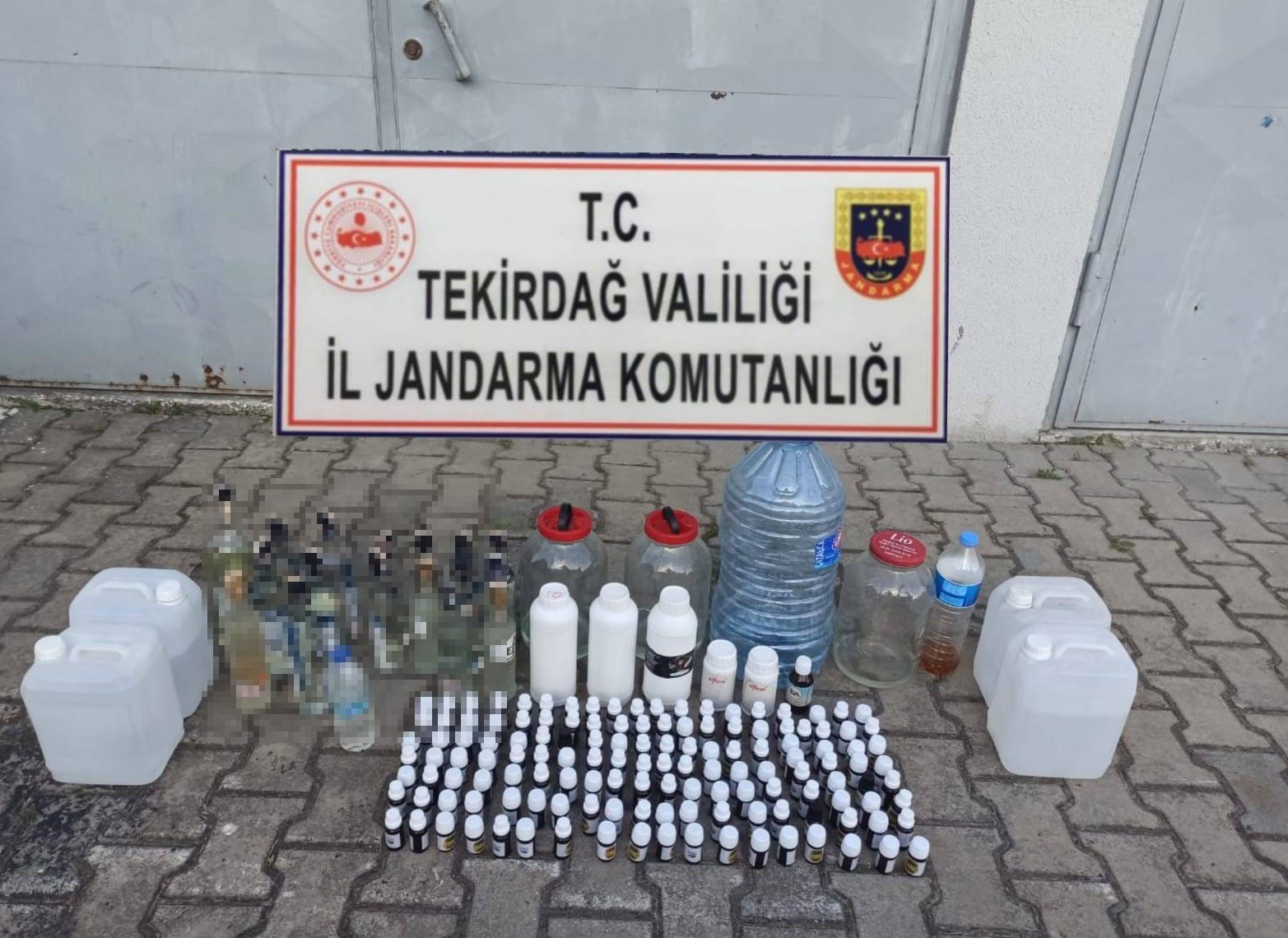 Tekirdağ’da kaçak alkol ve tütün operasyonu