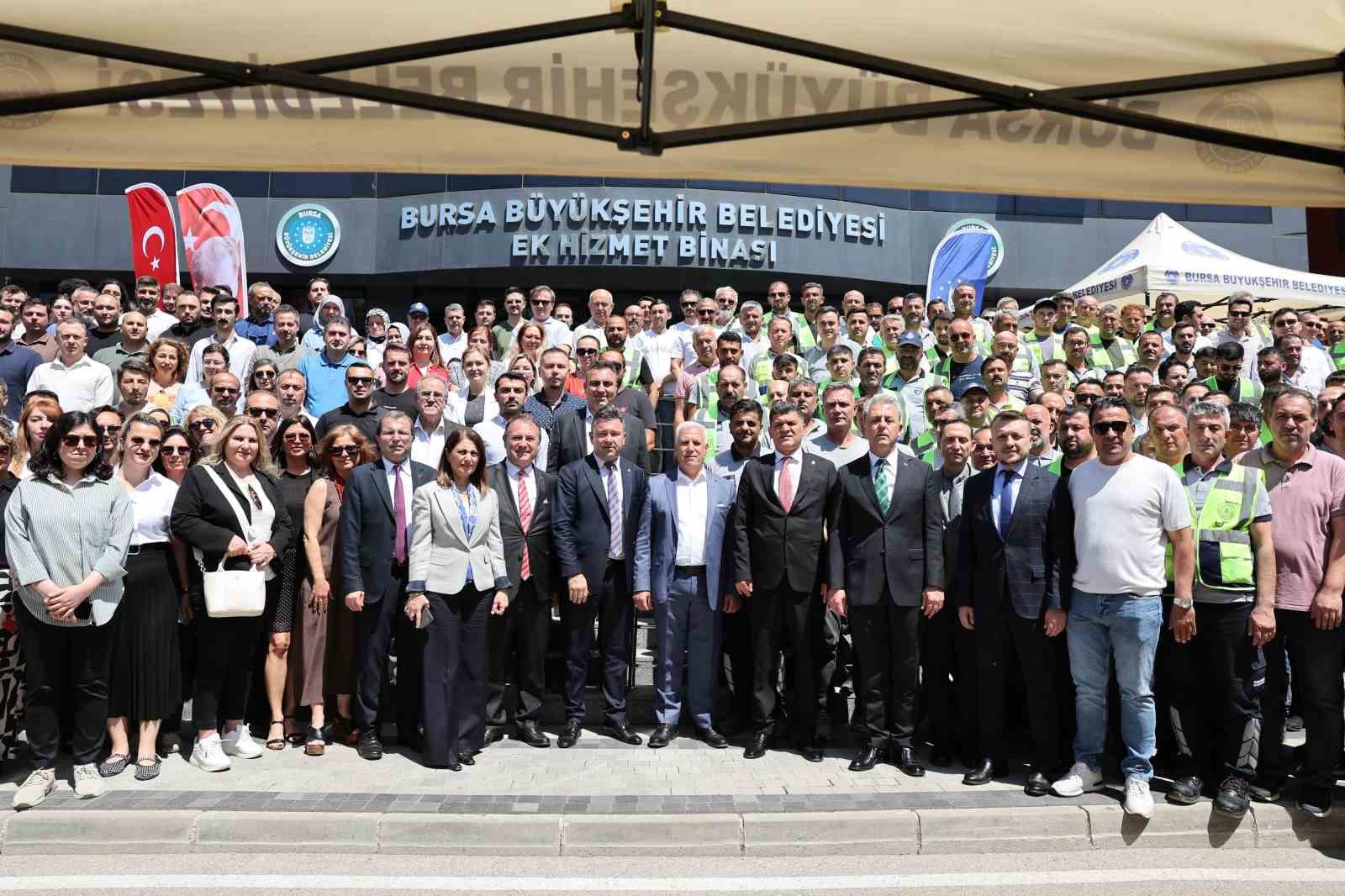 Başkan Bozbey, Büyükşehir ailesiyle bayramlaştı
