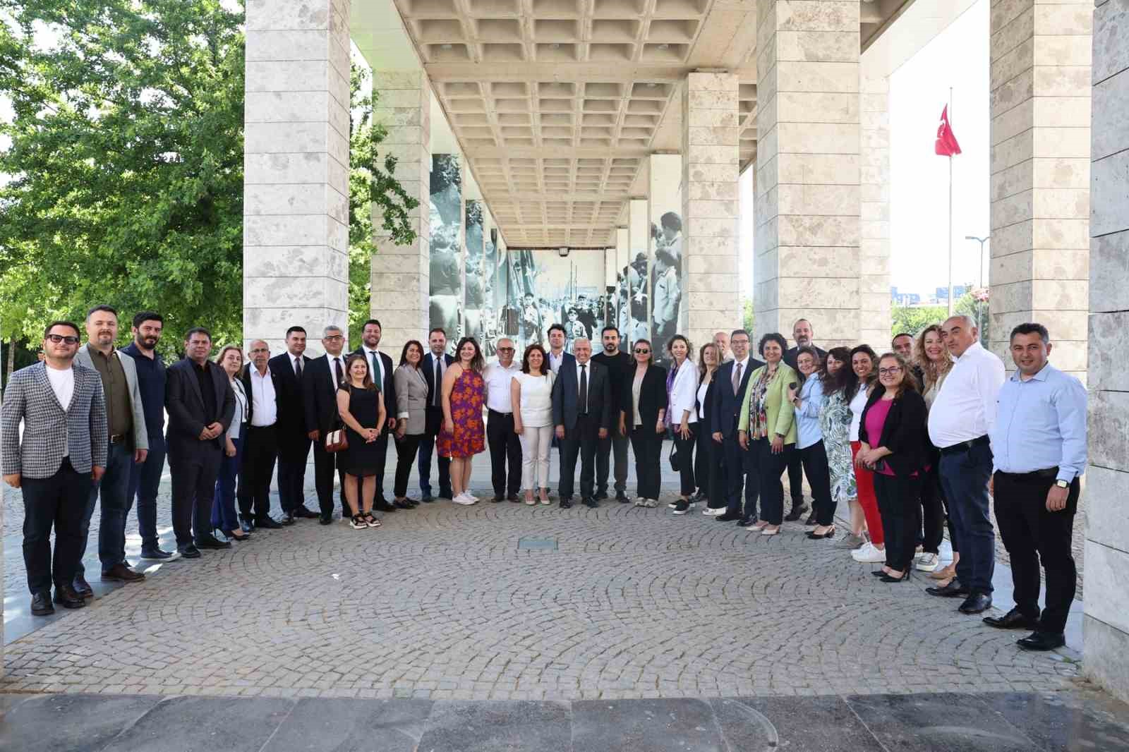 Nilüfer Belediyesi çalışanları bayramlaştı
