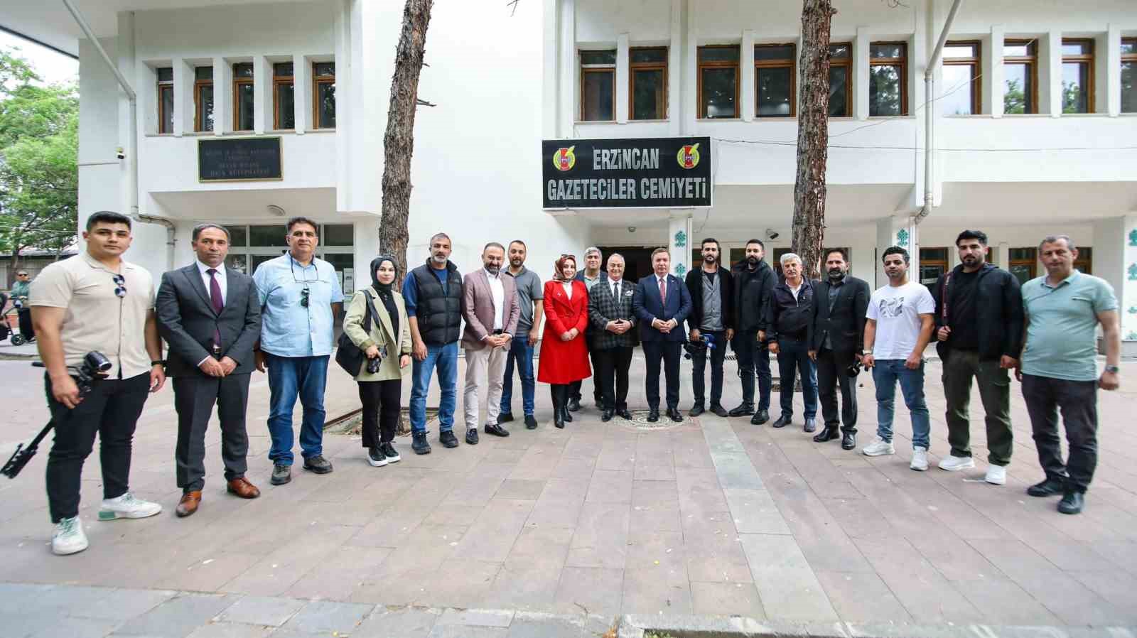 Vali Aydoğdu, EGC’de gazetecilerle bir araya geldi