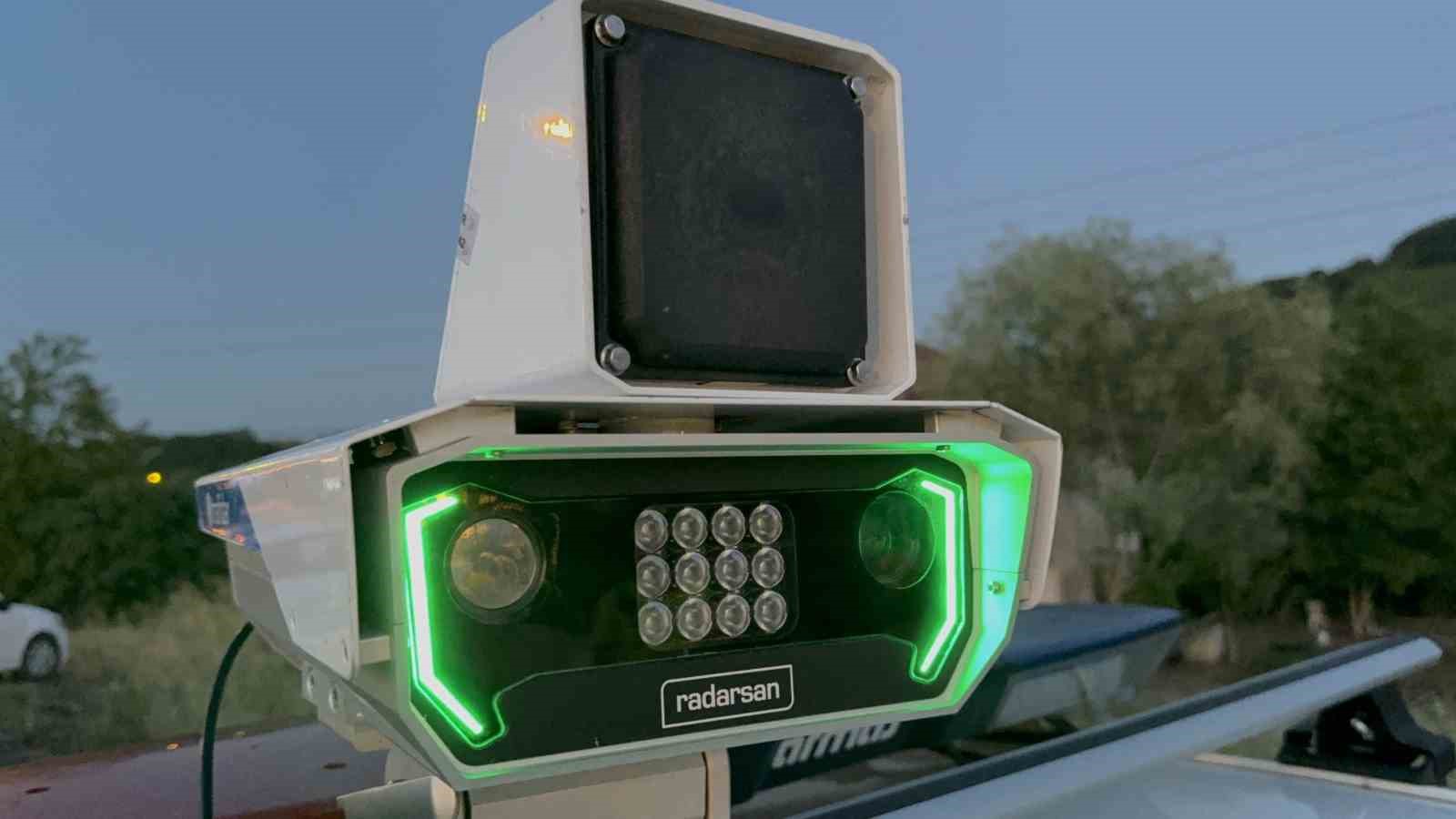 Yapay zeka destekli radar Düzce yollarında: 4 günde 526 bin lira ceza yazıldı