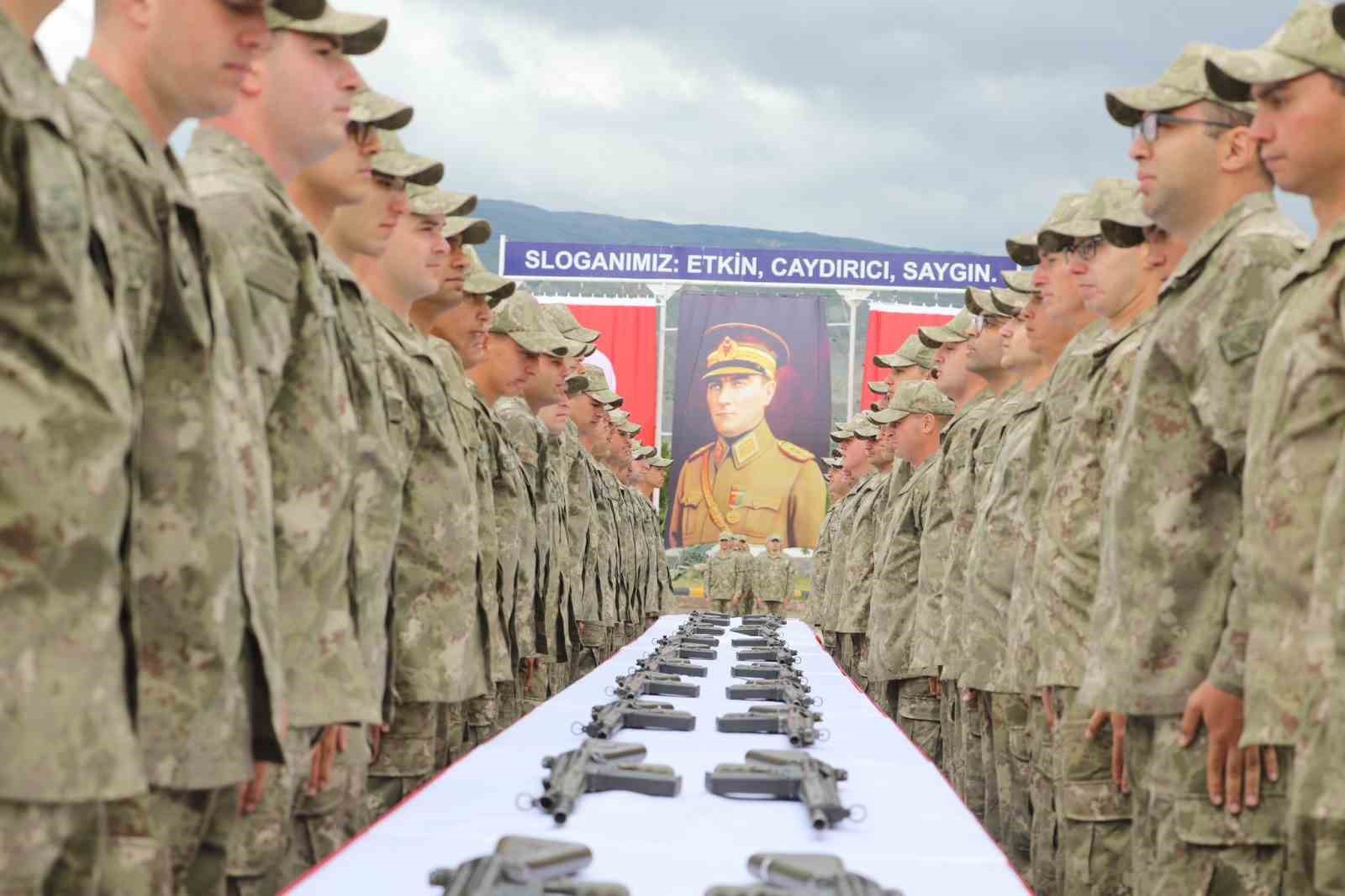 Erzincan&rsquo;da 2504. d&ouml;nem bedelli erlerin yemin t&ouml;reni yapıldı
