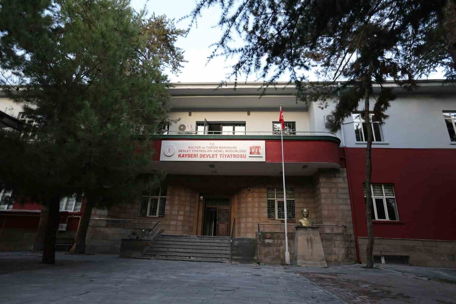 B&uuml;y&uuml;kkılı&ccedil;: "Memleketimiz i&ccedil;in yapılan her t&uuml;rl&uuml; hizmette sadece elimizi değil, g&ouml;vdemizi taşın altına koymaya hazırız"
