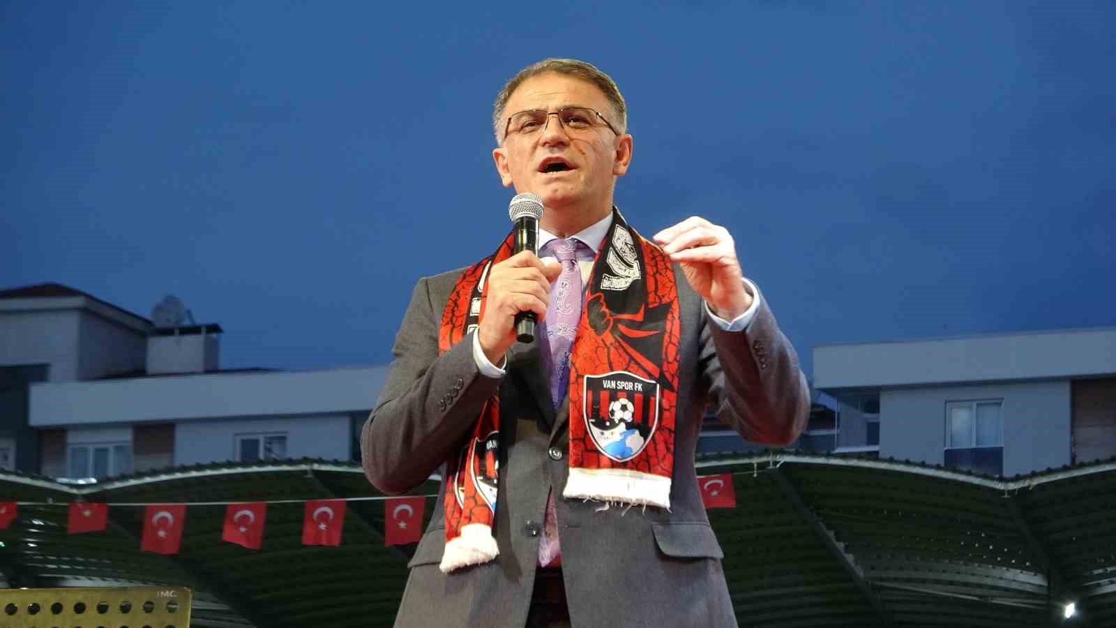 Vanspor FK’nın şampiyonluğu coşkuyla kutlandı