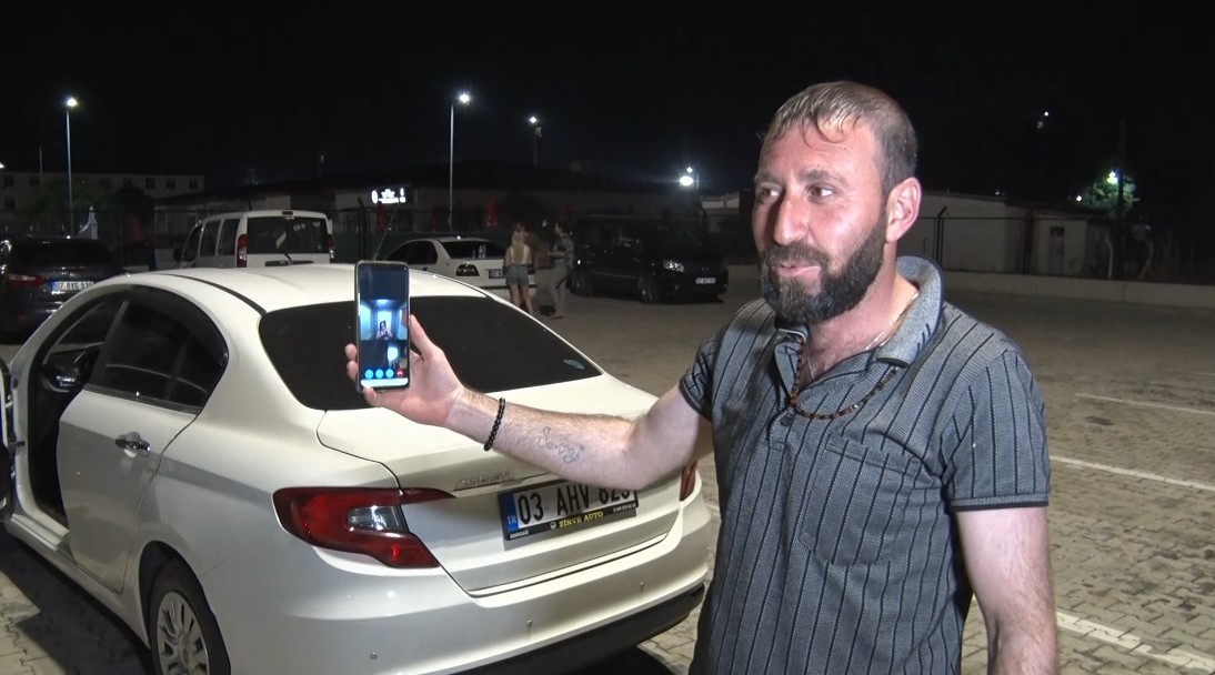 İnfaz düzenlemesi yürürlüğe girdi, cezaevi önünde halay çekip yakınlarını beklediler
