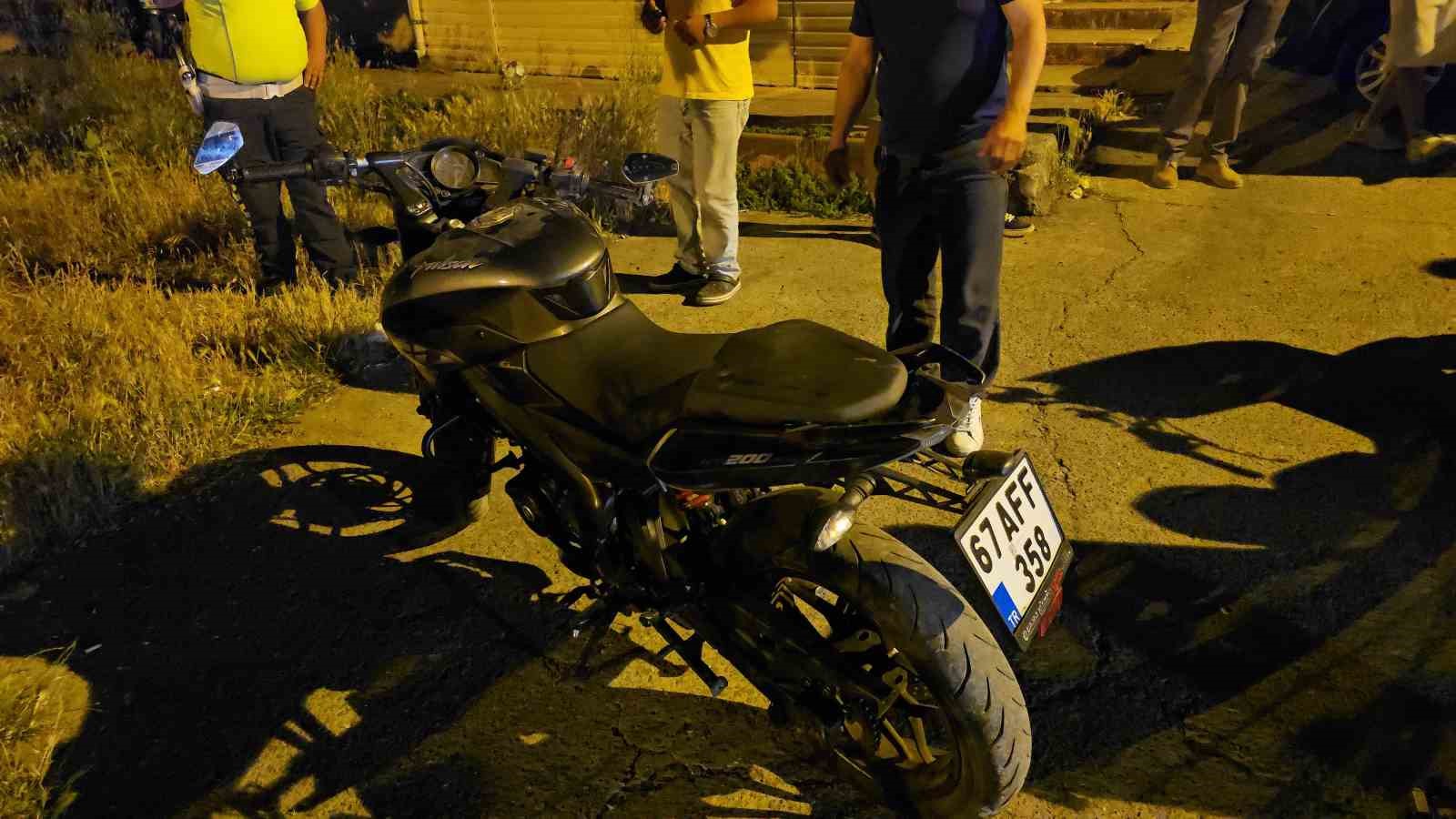 Zonguldak&rsquo;ta kontrolden &ccedil;ıkan motosiklet devrildi: 1 yaralı
