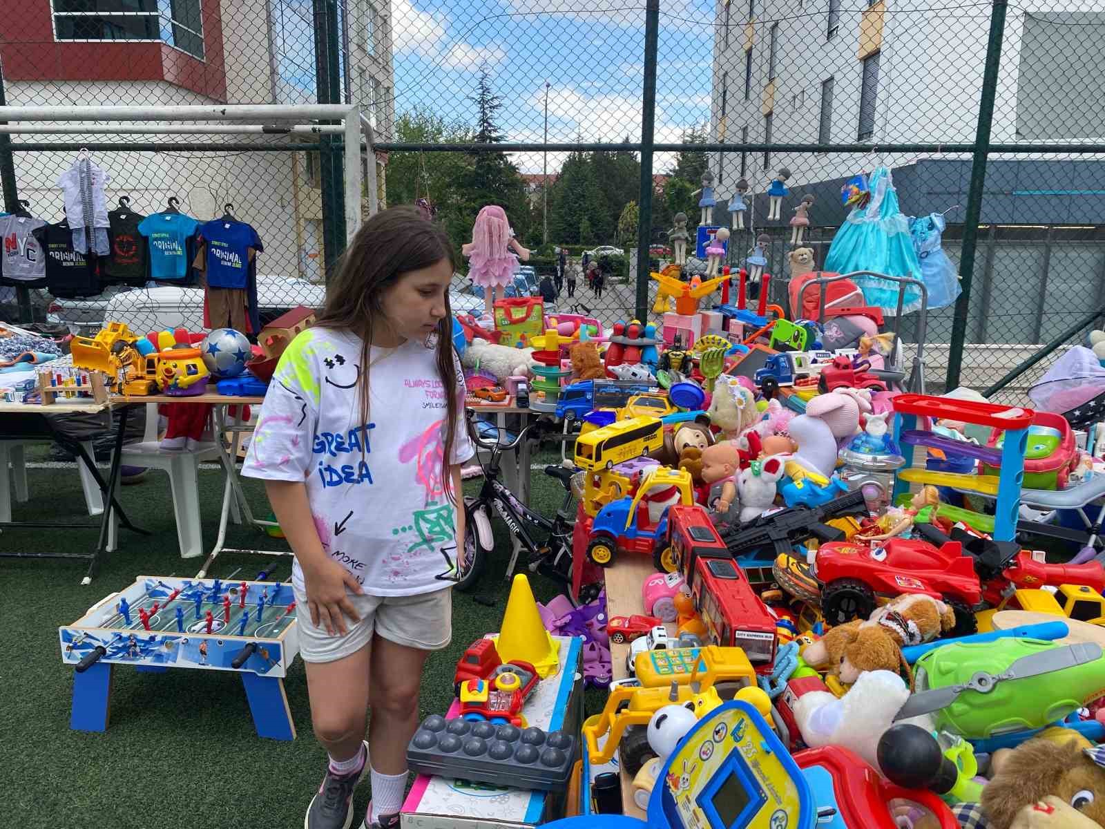 (ÖZEL) Gönüllüler el ele, çocukların bayramı şenleniyor