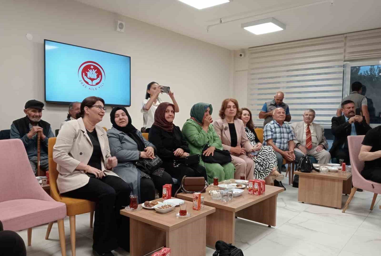 Huzurevi sakinleri konserle moral buldu
