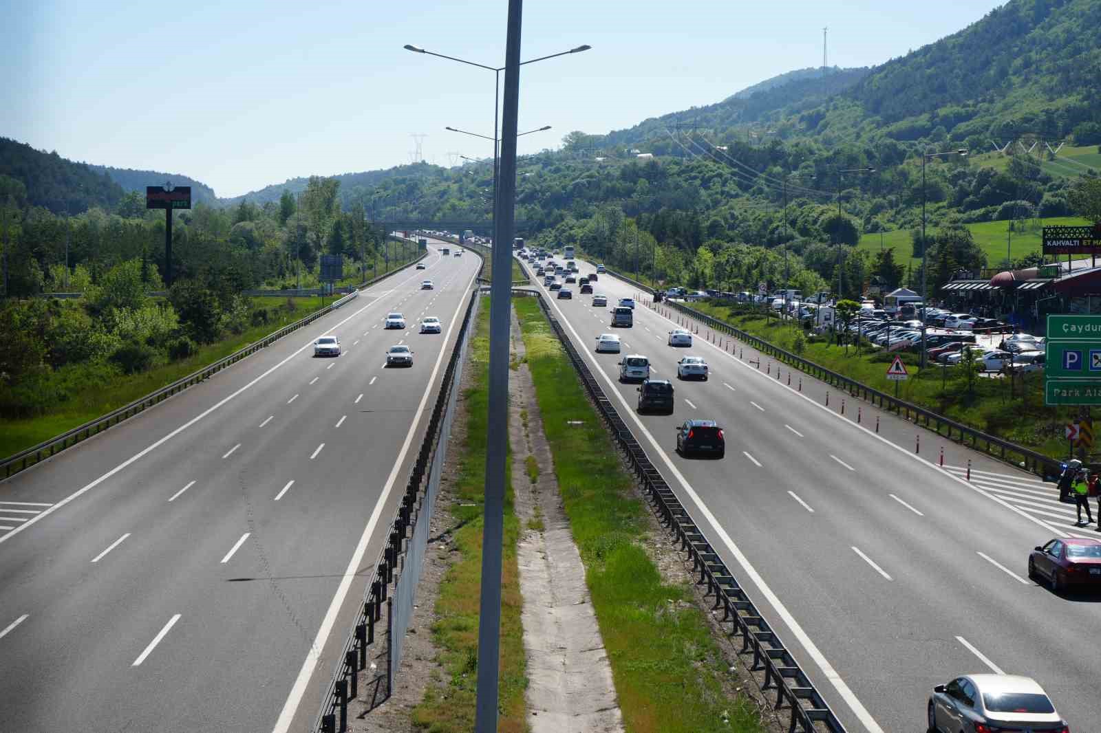 TEM Otoyolu&rsquo;nda bayram yoğunluğu
