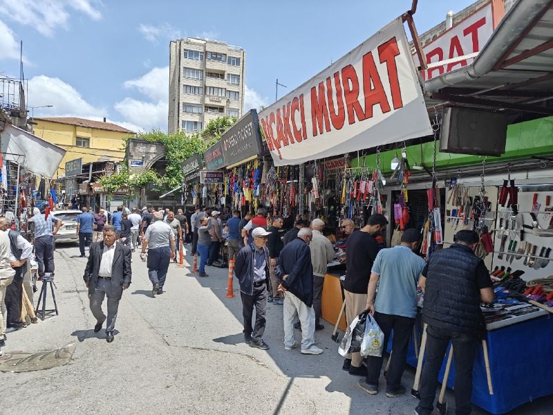 Bıçakçılarda ve baharatçılarda bayram yoğunluğu