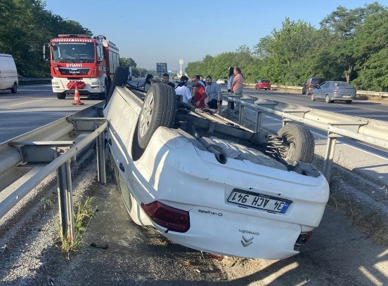 Balıkesir-Bursa karayolunda trafik kazası: 2 kişi yaralandı - İHA