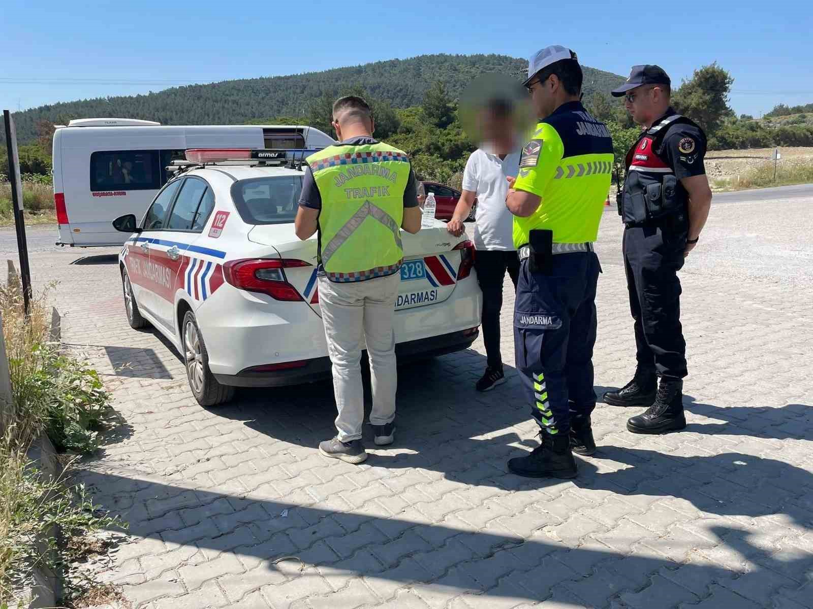 Jandarma yollarda sivil denetimde
