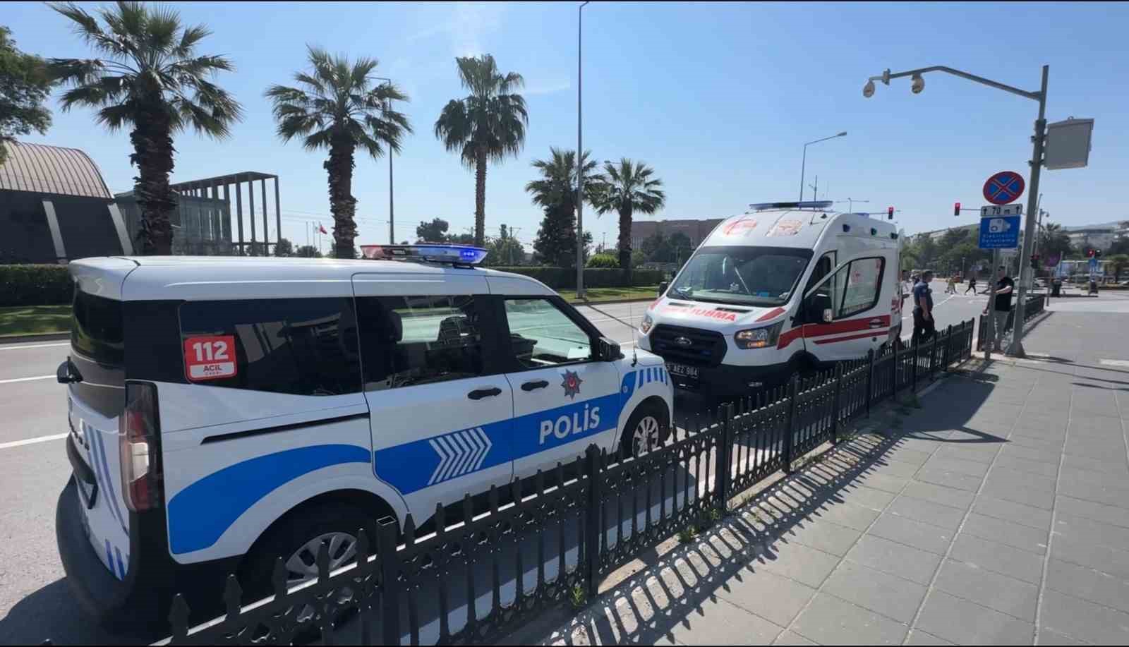 Bı&ccedil;aklanan gen&ccedil; hastaneye kaldırıldı
