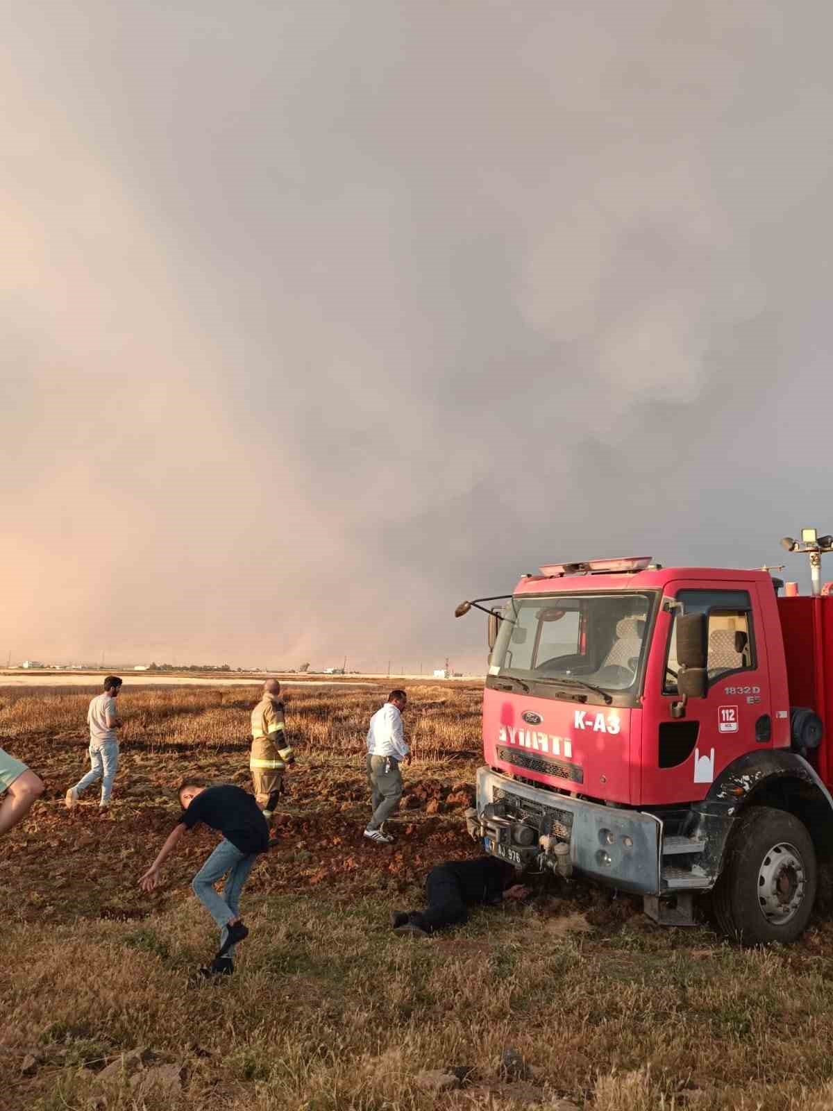Mardin&rsquo;de 350 d&ouml;n&uuml;m ekili buğday tarlası yandı
