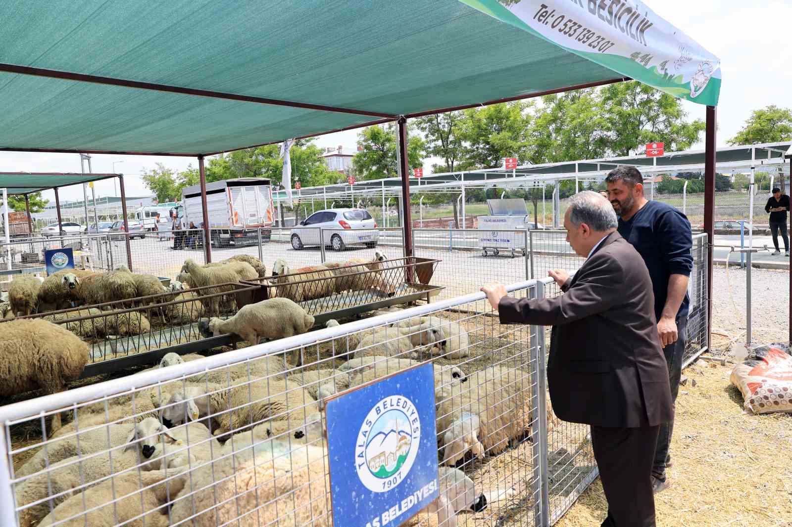 Başkan Yalçın’dan kurban pazarı ziyareti: "Bu alan hem emeğin hem duaların buluşma noktası"