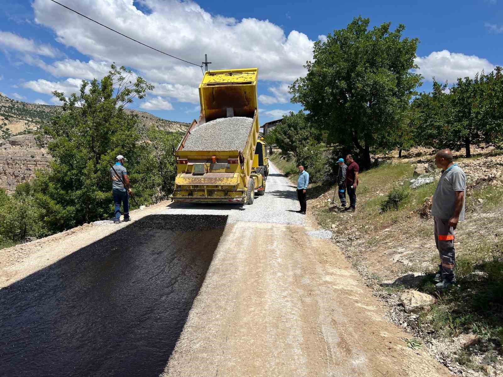 Akçadağ’da yollar yenileniyor