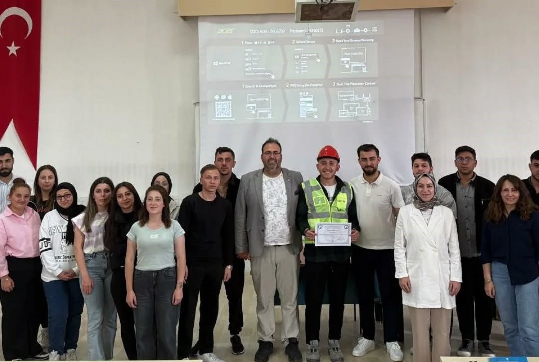 Hisarcık MYO&rsquo;da "Mezunlar Tecr&uuml;be Paylaşıyor" etkinliği
