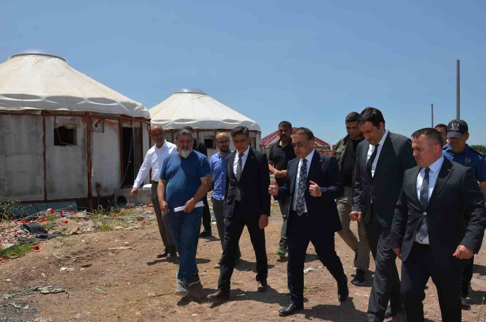 Vali Sözer, Obakent Tematik Gençlik Kampı’nda incelemelerde bulundu