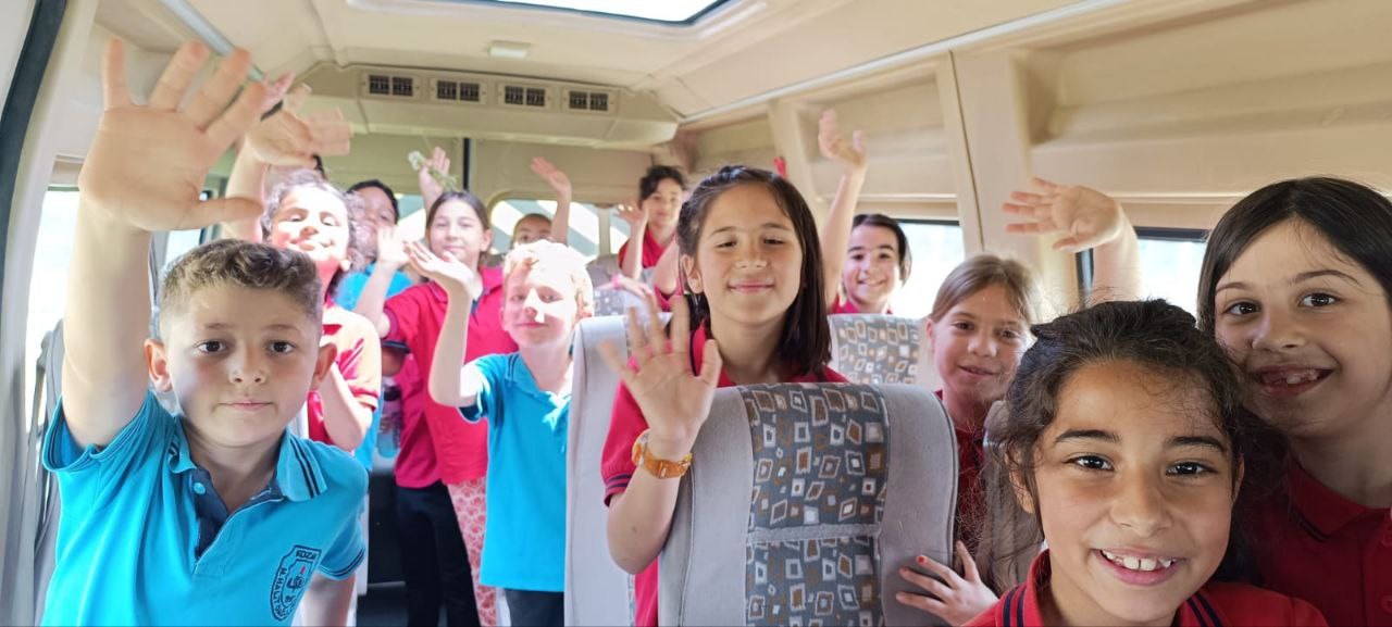 ’Oyuncak Kumbarası’ çocukların yüzünü güldürdü