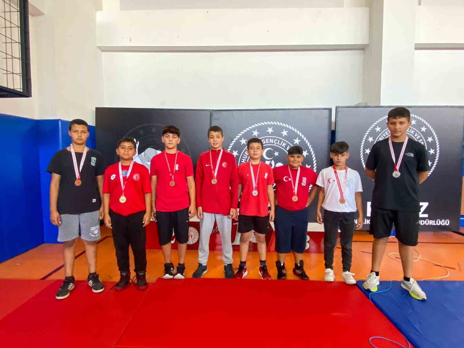 Manavgat Belediyesi Güreş Kulübü’nden, Antalya il seçmelerinde büyük başarı