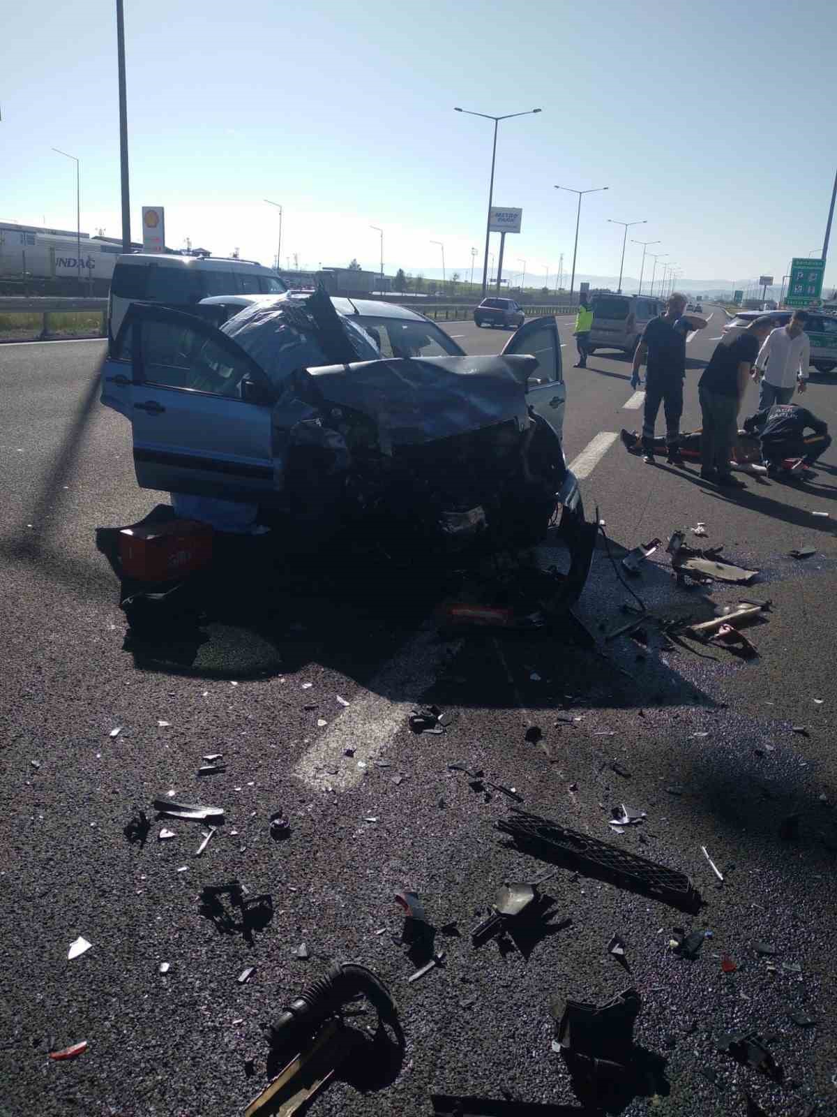 Bayram yolunda feci kaza: 1 ölü, 6 yaralı