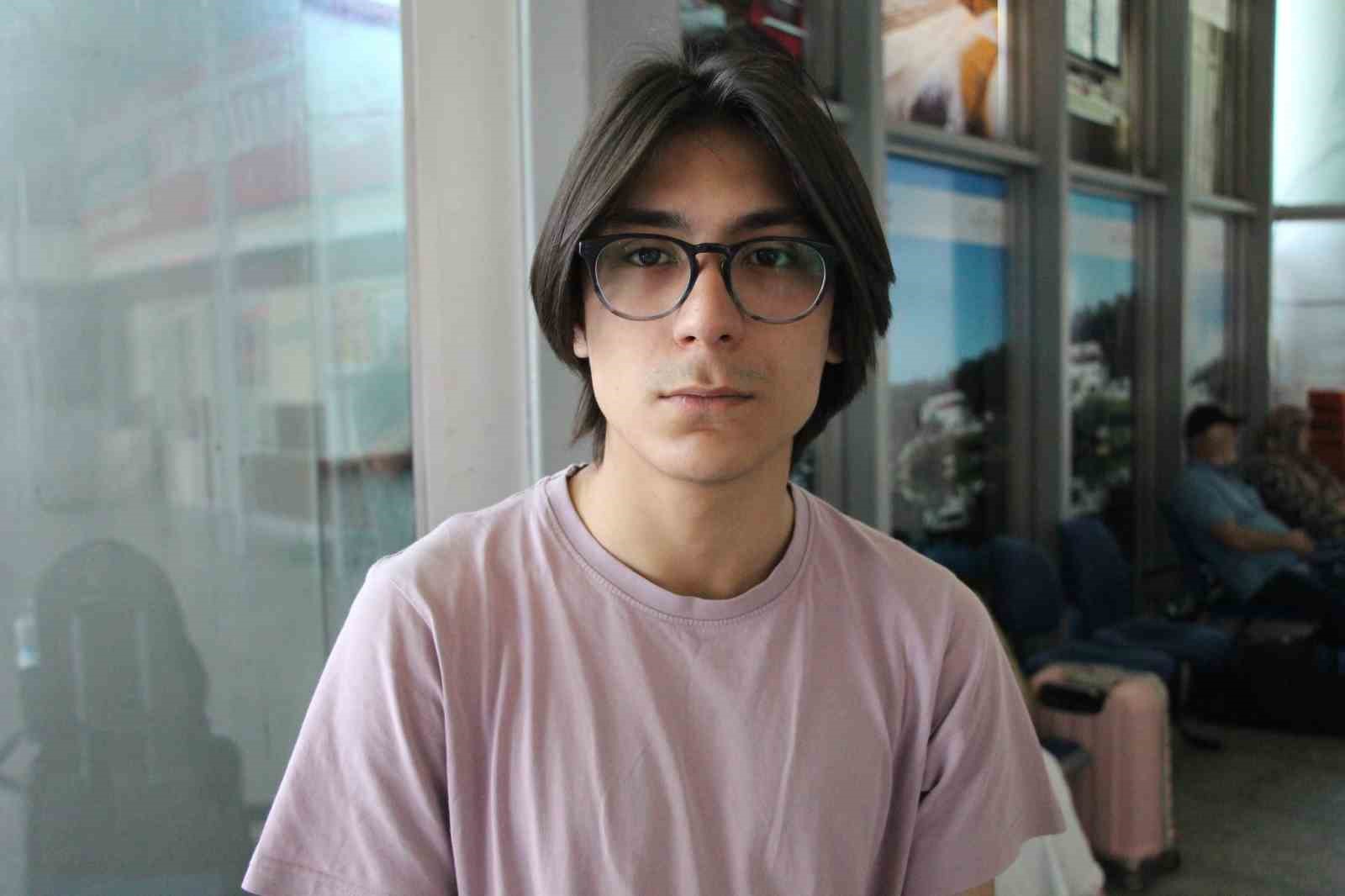 Otogarda bayram yoğunluğu başladı: "350 lira olan bilet, bir anda 500 lira olmuş"
