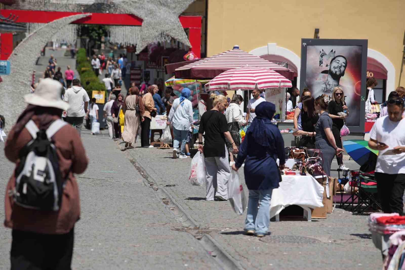 Bayram bereketi çarşıya yansıdı: Samsun’da alışveriş yoğunluğu