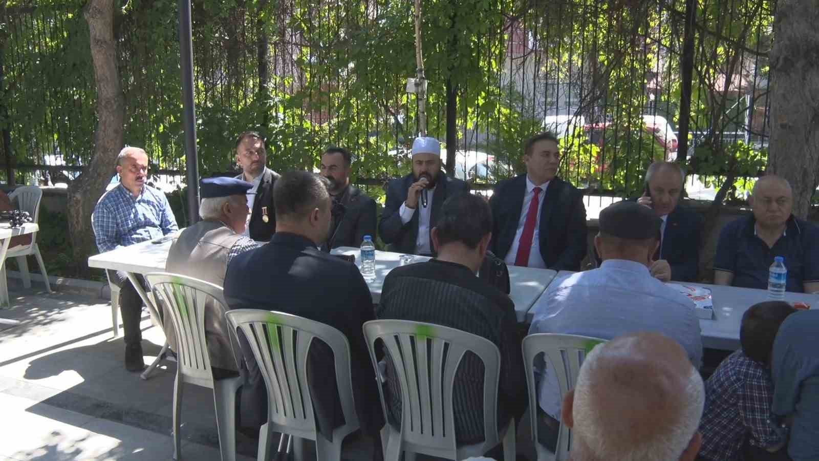 Kurban Bayramı arifesinde şehit yakınlarından kabir ziyareti