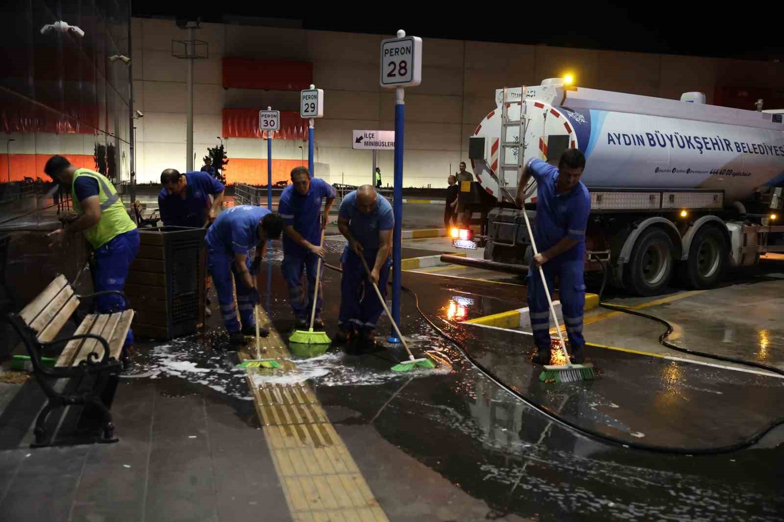 Büyükşehirden otogarlarda temizlik çalışması
