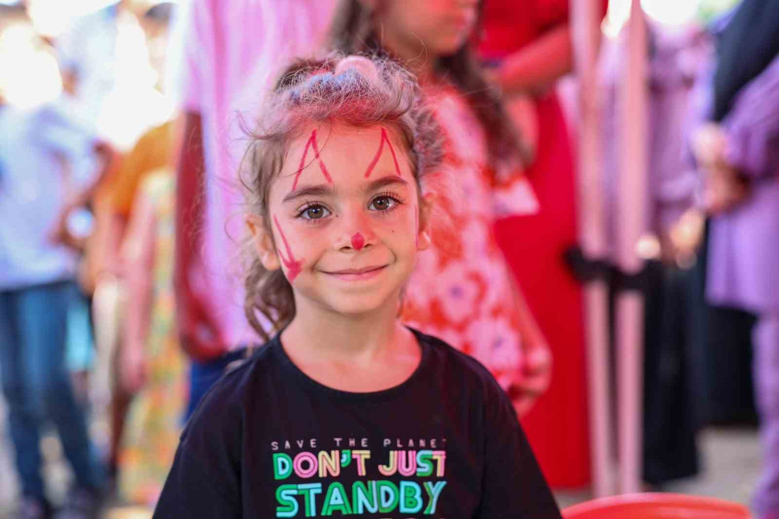 Bu programlara çocuklara unutulmayacak bir bayram yaşatacaklar