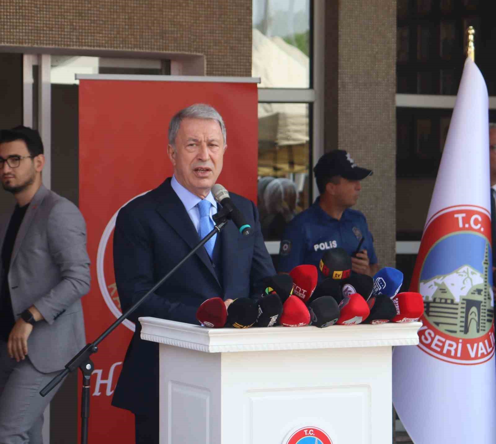 Hulusi Akar: "Hiçbir zaman terörü de unutmadık, teröristi de unutmadık"