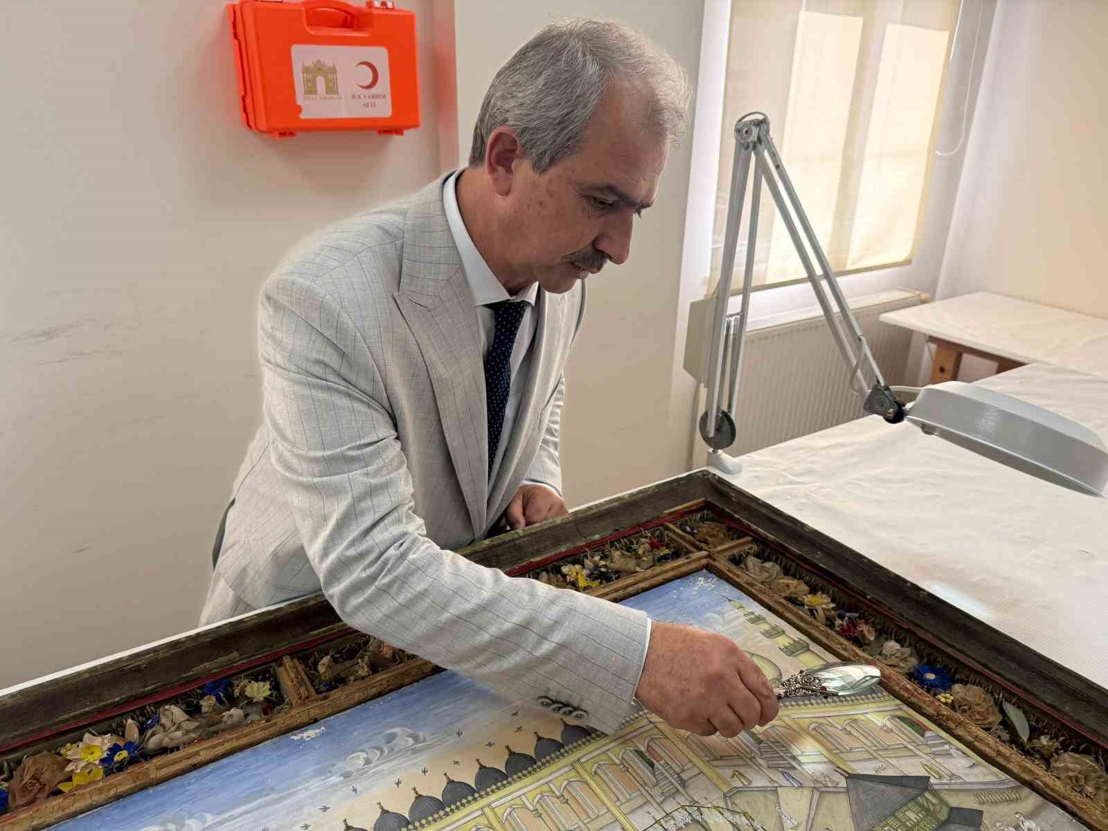 Topkapı Sarayı&rsquo;ndaki 200 yıllık &lsquo;Mescid-i Haram&rsquo; Tablosu restorasyonda
