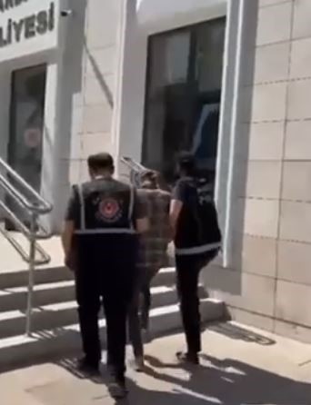 Havayoluyla Denizli’ye gelen yabancı yolcu 1,25 kilo uyuşturucu ile yakalandı
