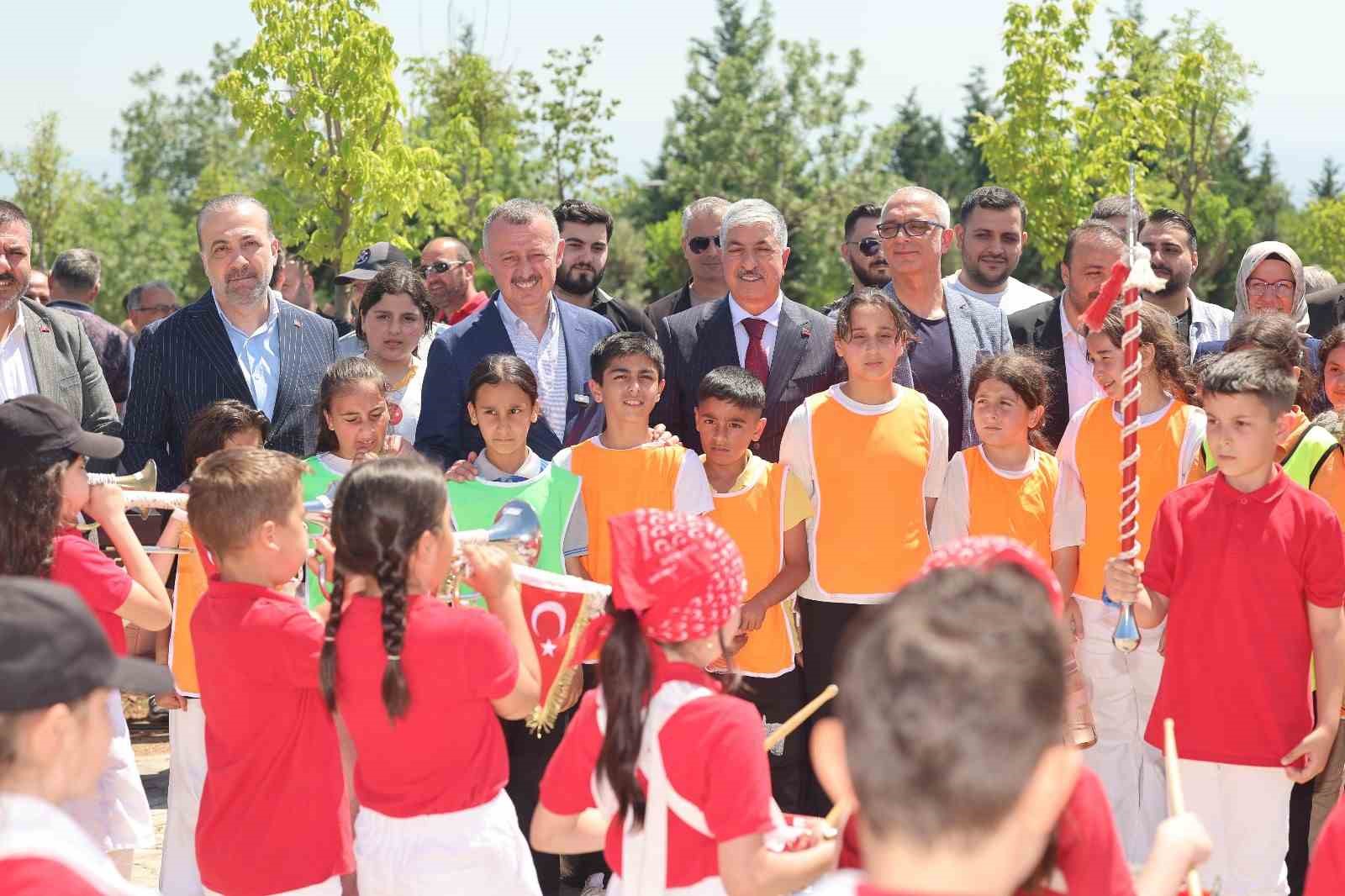 Dilovası Millet Bahçesi hizmete açıldı
