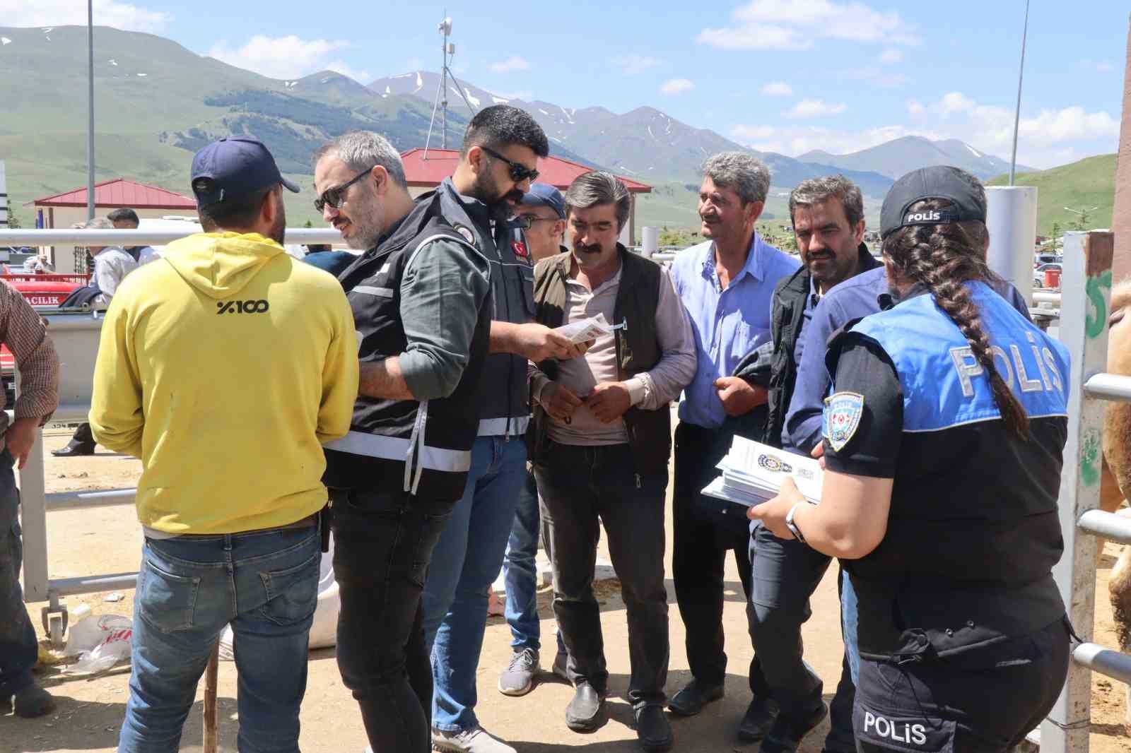 Polisten vatandaşa dolandırıcılık ve sahte para ikazı