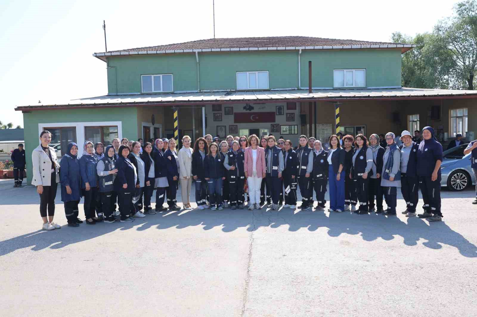 Başkan &Uuml;nl&uuml;ce personelle bayramlaştı
