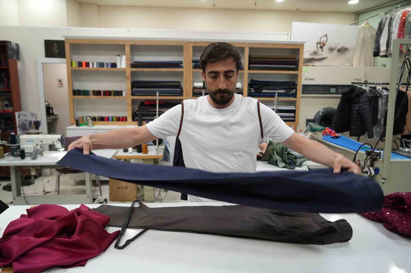 Muş&rsquo;ta bayram &ouml;ncesi terzilerde yoğunluk
