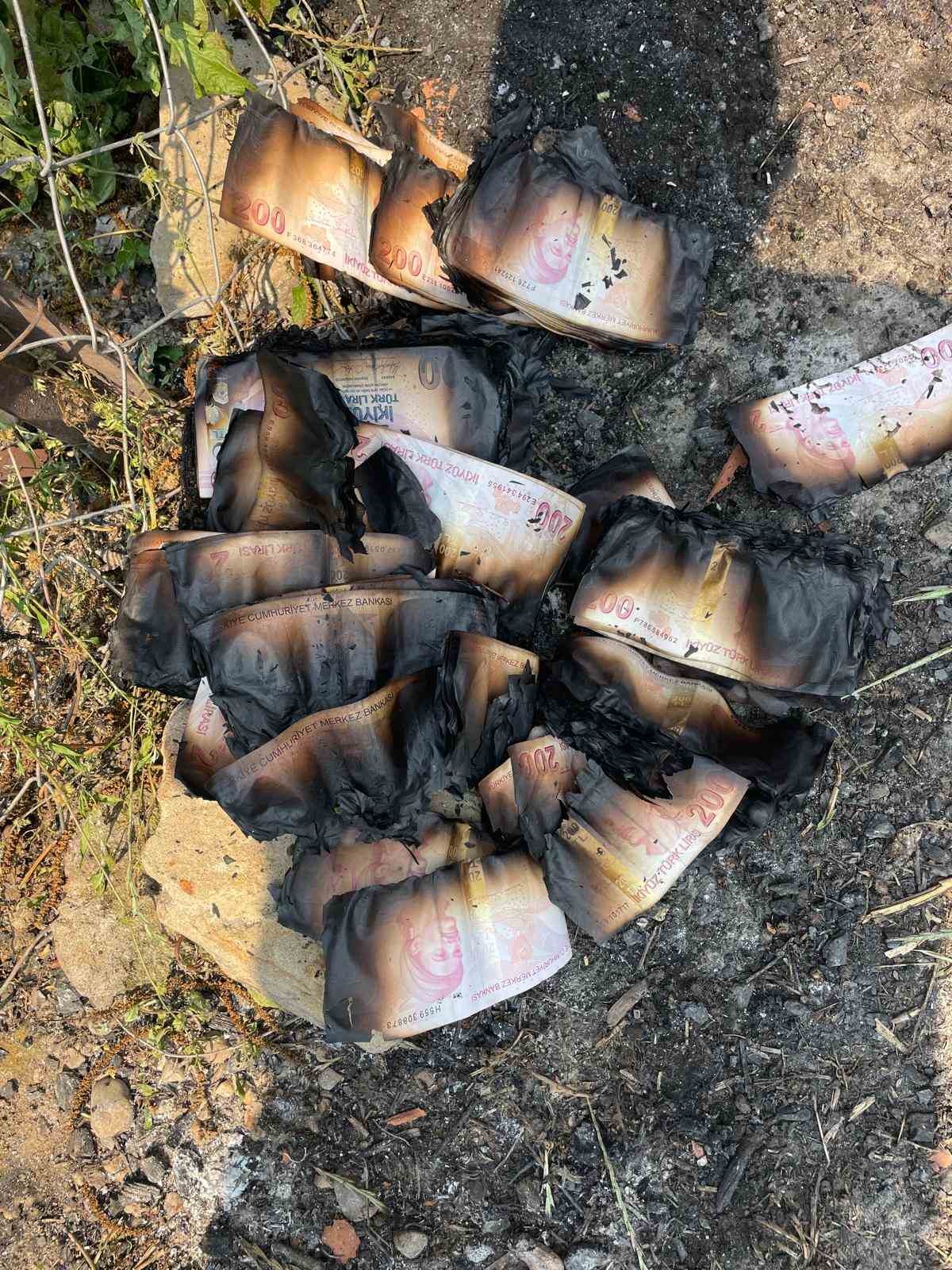 Yangında hem taştan yaptığı evini hem de biriktirdiği 80 bin lirayı kaybetti