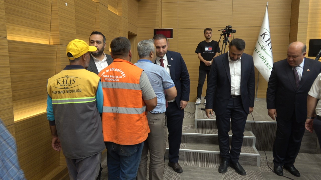 Başkan Bilecen, belediye personeliyle bayramlaştı
