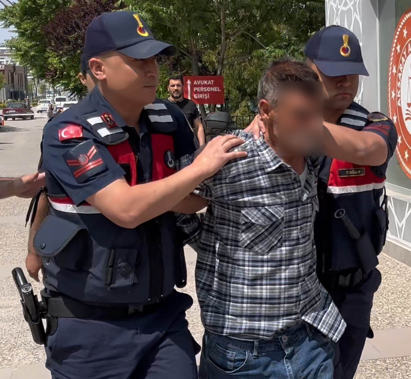 Arkadaşının boğazını kesip öldüren şahıs adliyede